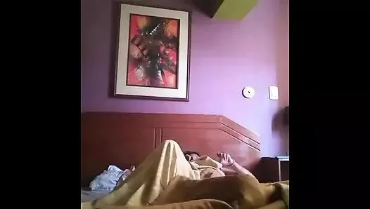 18 yaşındayım ve adım Ami Tia