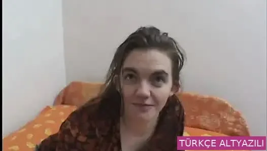 İki erkek tarafından becerilen genç amatör fahişeler