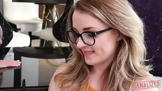 Londra Nehri  Kate’in Anal Seks İçin Gerilen Kalçaları